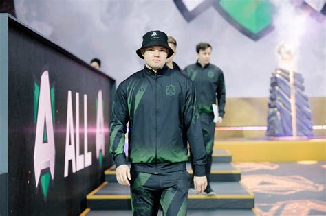 Alliance’s Dota 2 team parts ways with Limmp and fng.